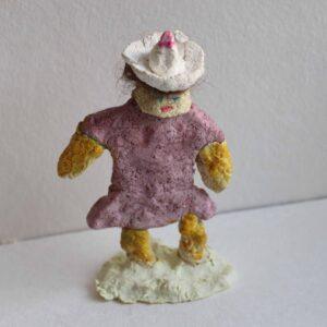 "Olenko myöhässä" patsas